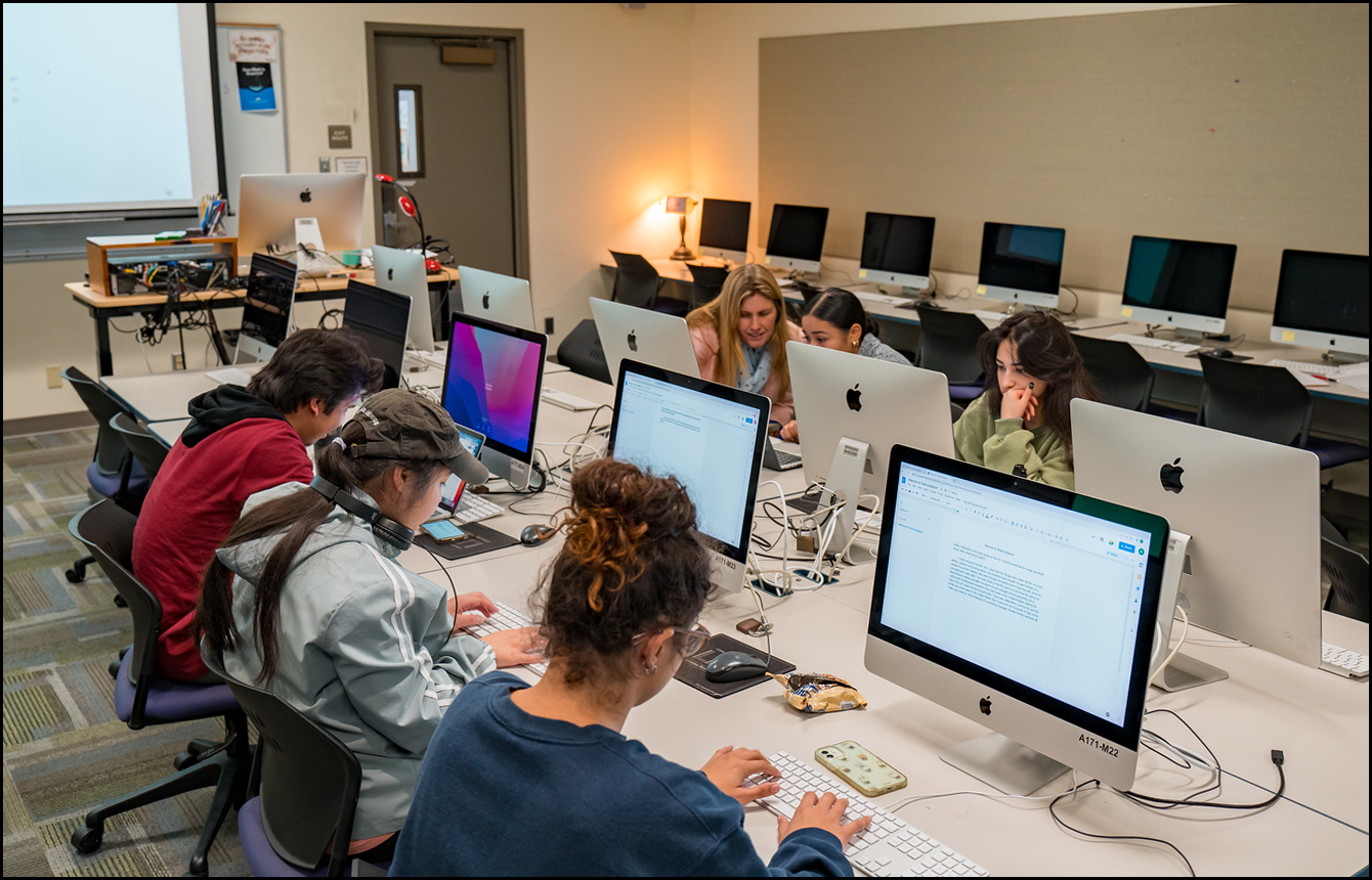 CAI 1 or LRC 111 image of students in LRC 111 also called CAI 1